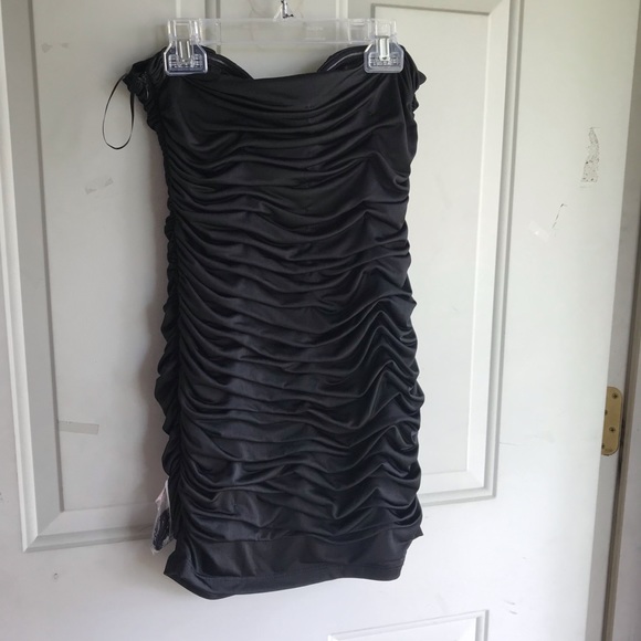 Brand new dress - Picture 6 of 6